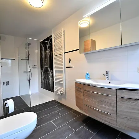 Hecht Apartment *